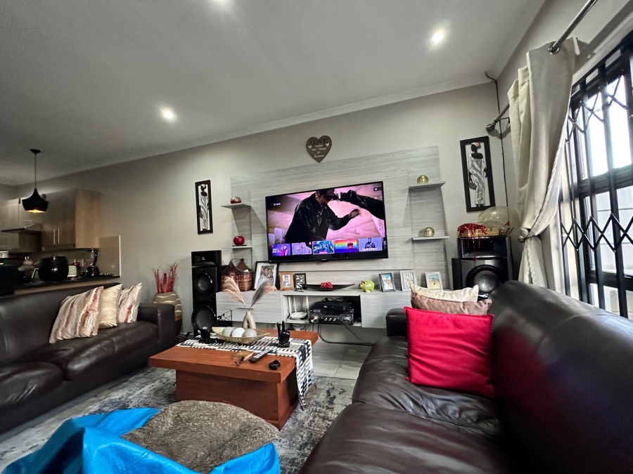 3 Bedroom Property for Sale in Table View Western Cape